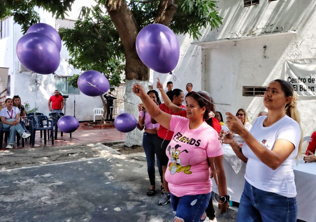 En el Día de la Mujer, gobernador Eduardo Verano lleva feria de servicios a internas de “El Buen Pastor” 2 WhatsApp Image 2025 03 08 at 13.52.34 1