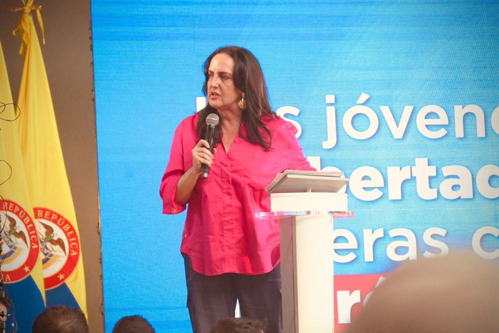 Cabal propuso carreras universitarias más cortas en foro sobre educación del CD 1 WhatsApp Image 2025 03 08 at 17.09.20 1