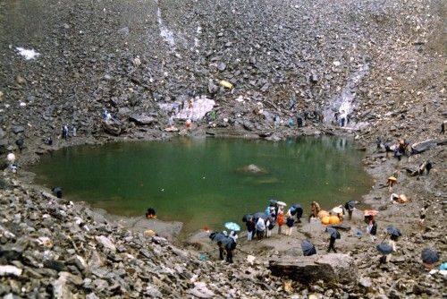 El misterioso lago de los esqueletos: Un enigma congelado en India 3 483905252 644768798369141 8725379976519659725 n 1