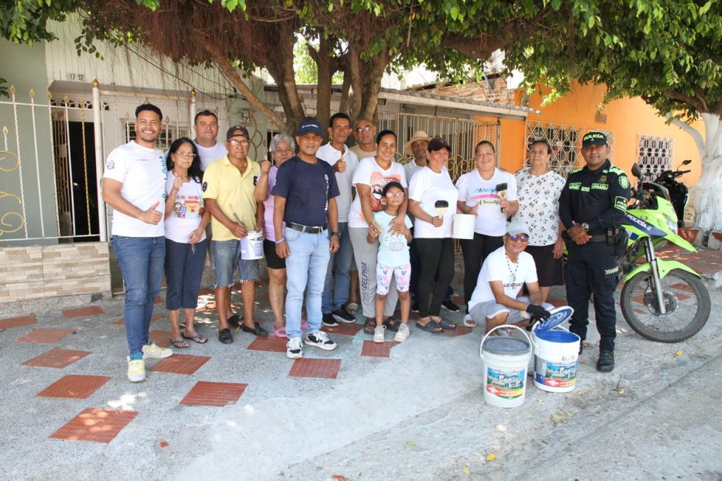 Distrito y comunidad trabajan articuladamente para mantener entornos seguros en distintos barrios 4 Entornos seguros y comunidad 5