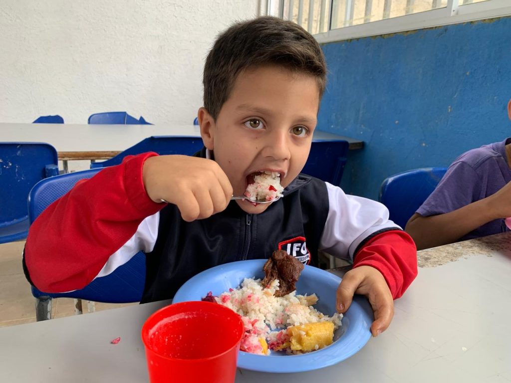 Gobernación del Magdalena ha entregado, a través del PAE del Cambio, 327 mil raciones a estudiantes indígenas y colegios cafeteros durante el primer trimestre de 2025 2 PAE Magdalena 4jpeg
