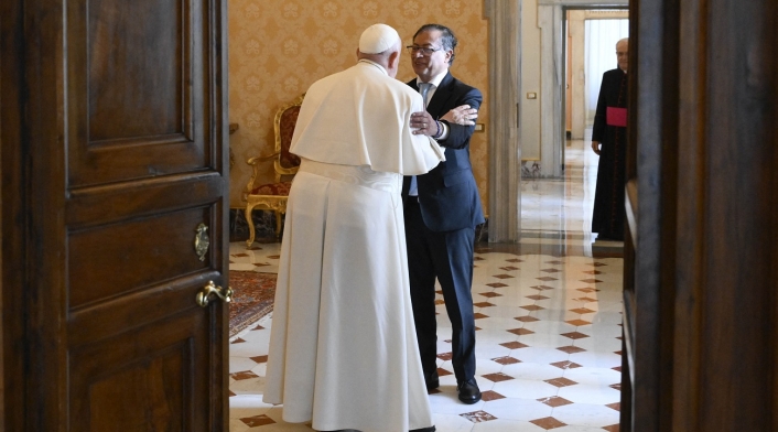 Petro y Papa Francisco