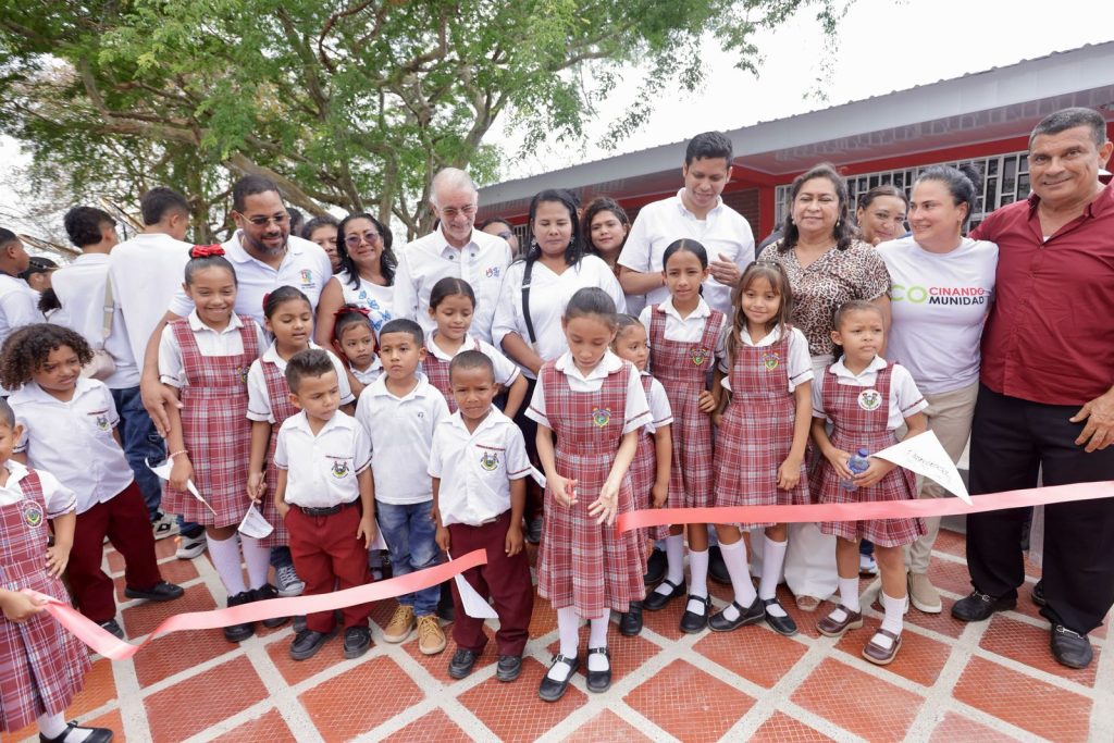 Gobernador Eduardo Verano sigue apostándole a la educación: entregó 12 colegios transformados 1 WhatsApp Image 2025 04 02 at 15.01.16 2