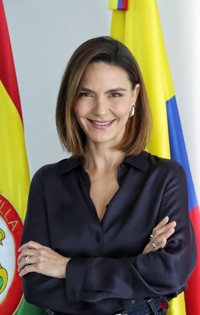 Gobernador Eduardo Verano posesiona a Cristina Espinosa como nueva secretaria TIC del Atlántico 1 WhatsApp Image 2025 04 08 at 17.22.54 1
