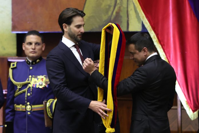 Noboa llega al Parlamento de Ecuador para la investidura que inaugurará su nuevo mandato