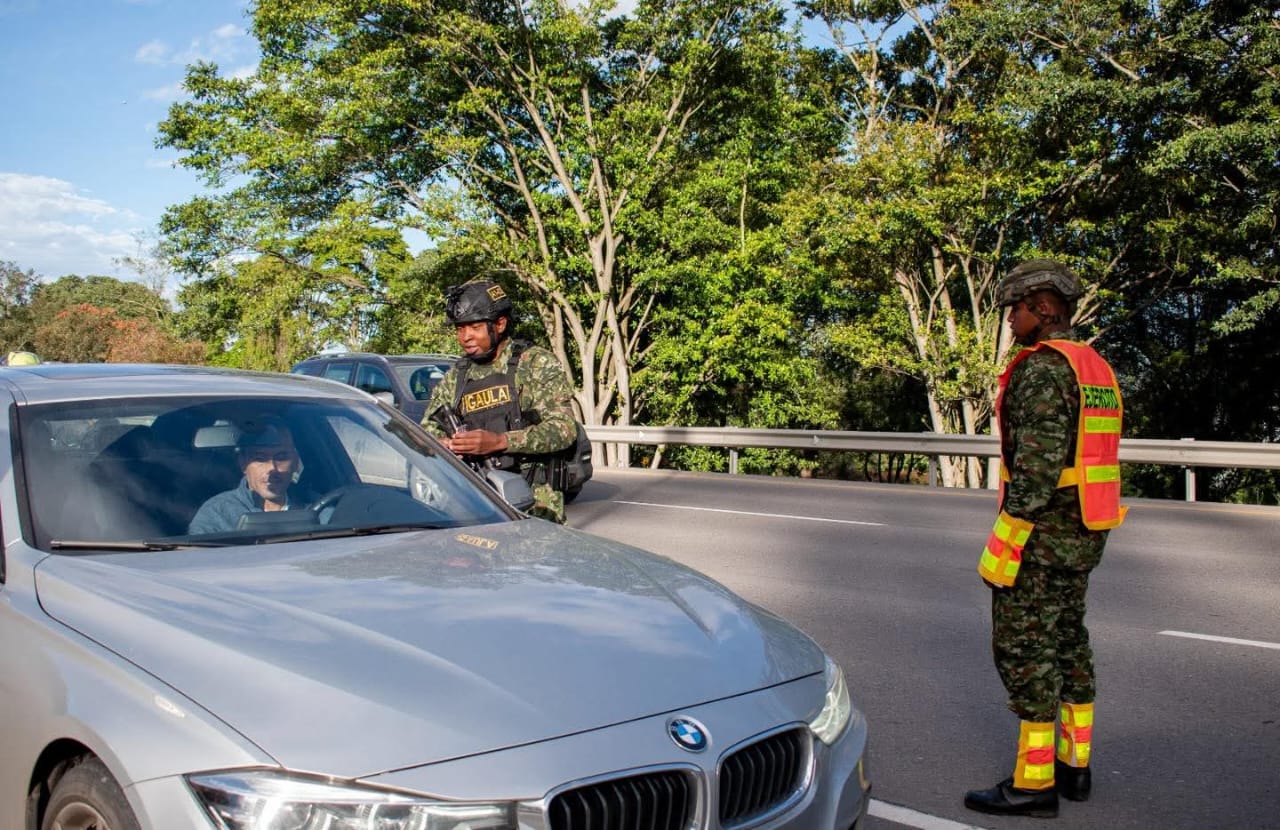 Ejército Nacional refuerza seguridad en vías durante el puente festivo para garantizar viajes seguros en todo el país 1 IMG 20250629 WA0027