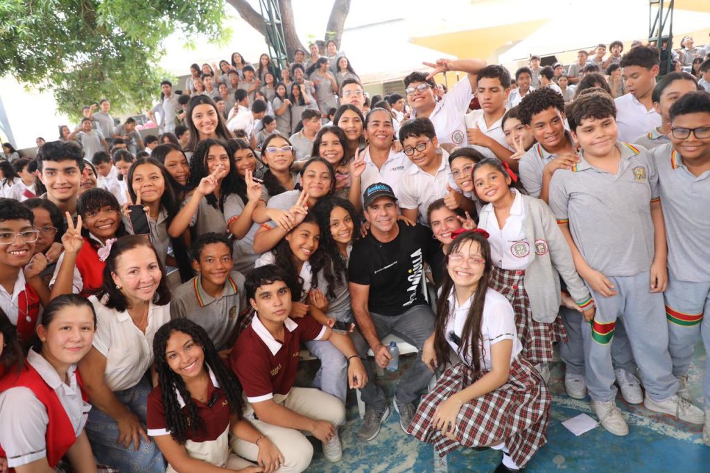Alcalde Char inaugura nueva cocina escolar en la IED Normal Superior 2 Gy iyV2WUAEjhWp
