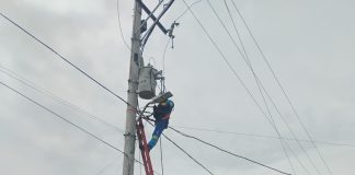 Este viernes 26 de septiembre Cambian redes electricas en un sector del barrio Pumarejo en Barranquilla
