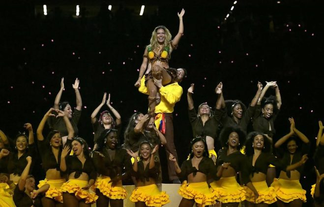 📸 Karol en el medio tiempo de la NFL Brasil 🇧🇷 KarolG 7