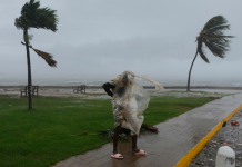 Potente huracán Melissa toca tierra en Jamaica con categoría 5