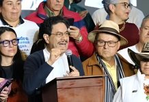 Iván Cepeda propone frente amplio para ganar la presidencia en primera vuelta