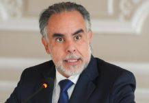 La iniciativa fue aplazada por la Comisión Séptima: Gobierno radicó mensaje de urgencia al proyecto de Reforma a la Salud